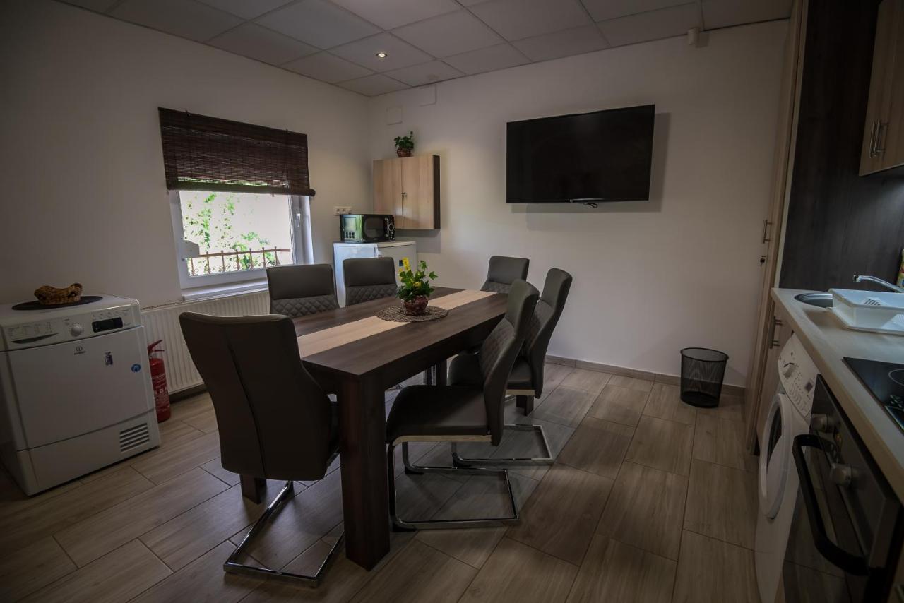 Mokka Apartman Szeged Exteriör bild