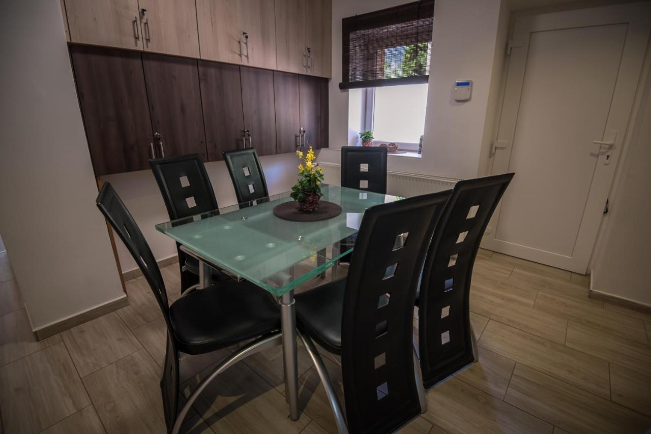 Mokka Apartman Szeged Exteriör bild