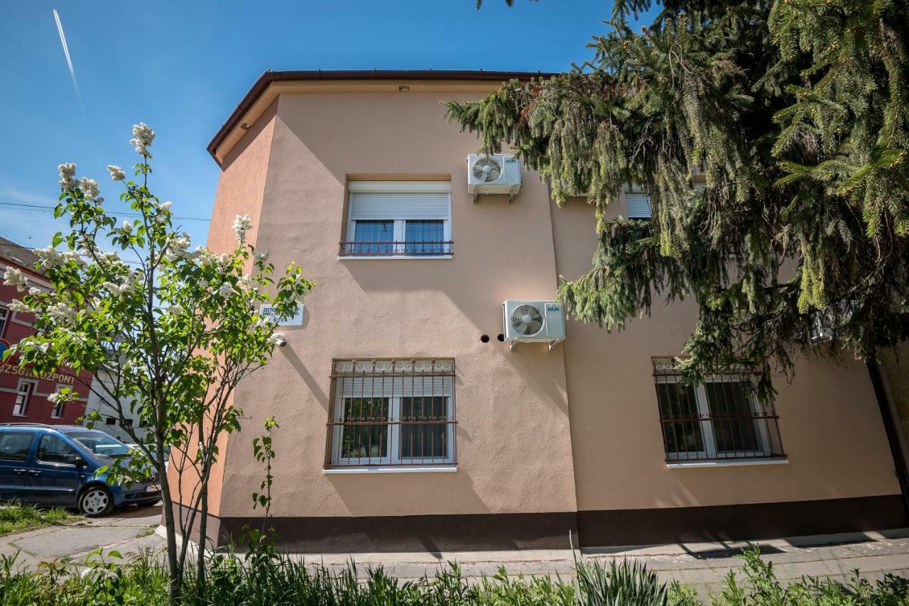 Mokka Apartman Szeged Exteriör bild